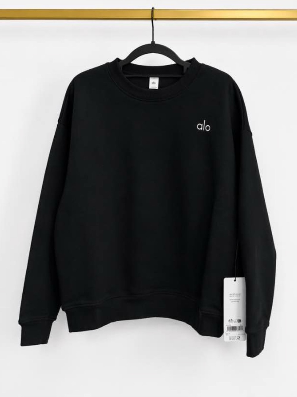 Black Alo Sweater And Sweatpant Uncuffed Set - Picture 2 of 4
